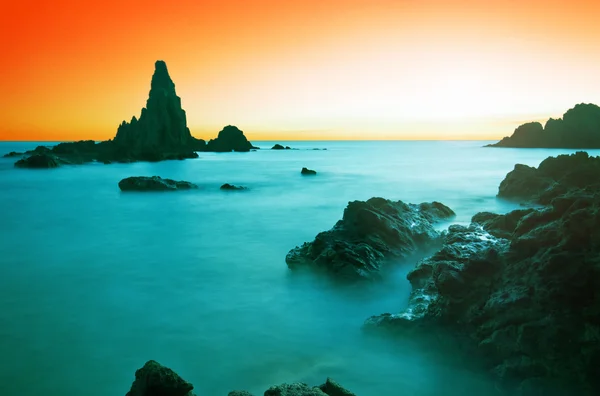 Pôr do sol na costa do parque natural de Cabo de Gata — Fotografia de Stock