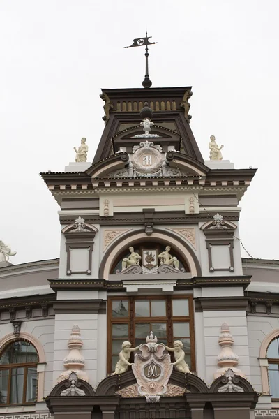 Историческое здание в центре Казани (подробнее ) — стоковое фото