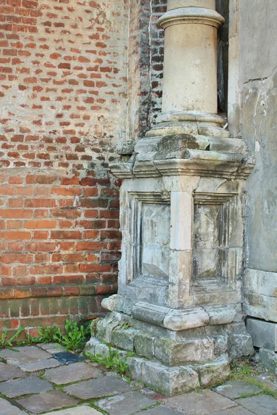 Pillére a régi épület — Stock Fotó