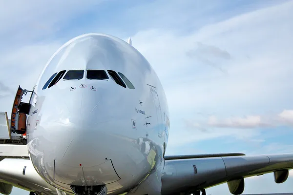 Passenger aircraft A 380, front view — Stock Photo, Image