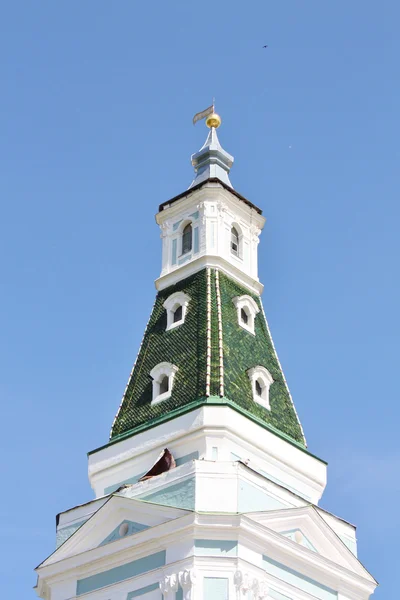 Wandturm der heiligen Dreifaltigkeit sergius lavra — Stockfoto