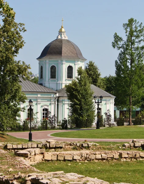 Iglesia ortodoxa en Tsaritsyno, Moscú — Foto de Stock