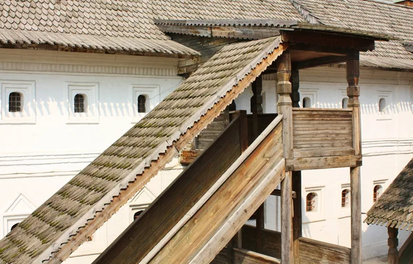 Trap in het oude orthodoxe gebouw — Stockfoto