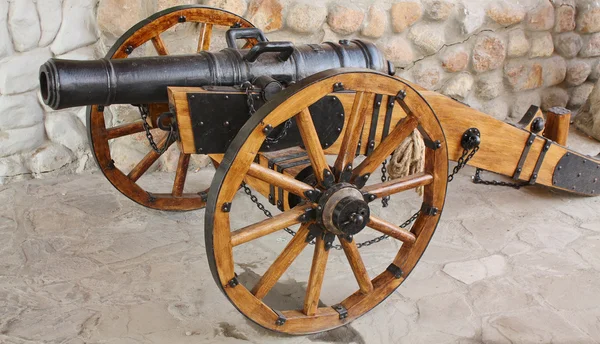 Лита гармата XVIII століття — стокове фото