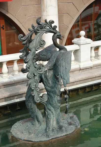 Скульптура на русской сказке "Гуси-лебеди " — стоковое фото