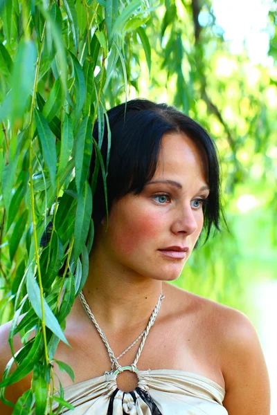 Sadness girl and weeping willow — Stock Photo, Image