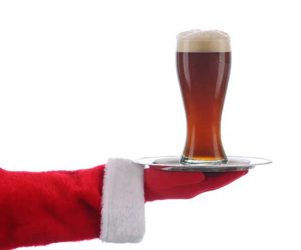 Santa com copo de cerveja na bandeja — Fotografia de Stock