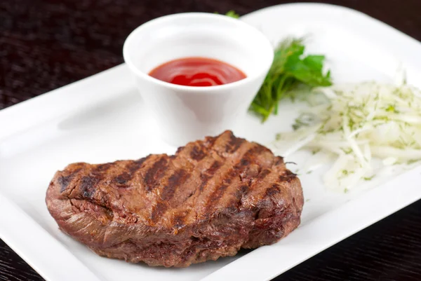 Šťavnatý pečený hovězí steak — Stock fotografie