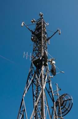 İletişim kulesi: gsm, umts, 3g ve radyo
