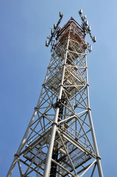Communication Gsm, Umts e Hsdpa tower — Stock Photo, Image