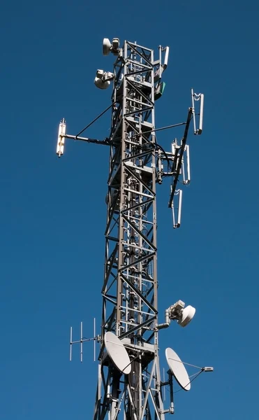 Komunikat wieży: gsm, umts, 3g i radio — Zdjęcie stockowe