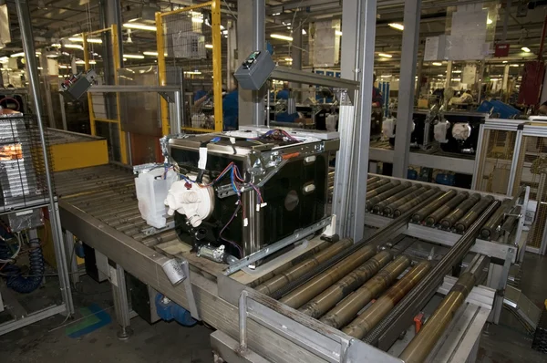Fabrika - bulaşık makinesi üretimi — Stok fotoğraf
