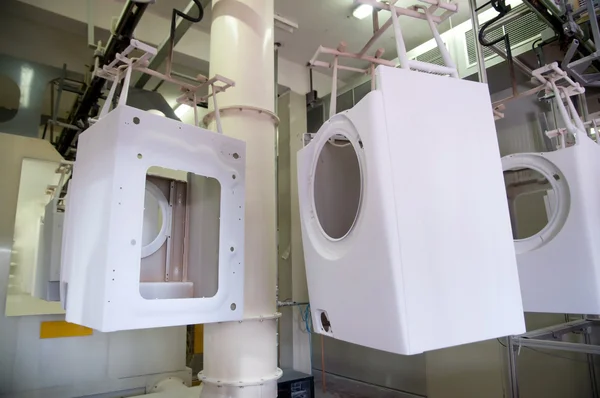 Фабрика: производство стиральной машины — стоковое фото