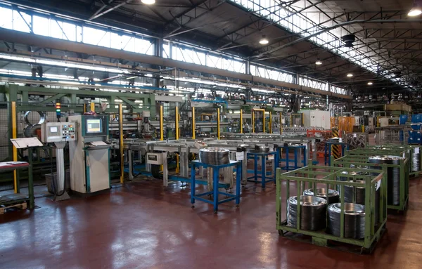 Εργοστάσιο: πλυντήριο ρούχων παραγωγής στο — Φωτογραφία Αρχείου