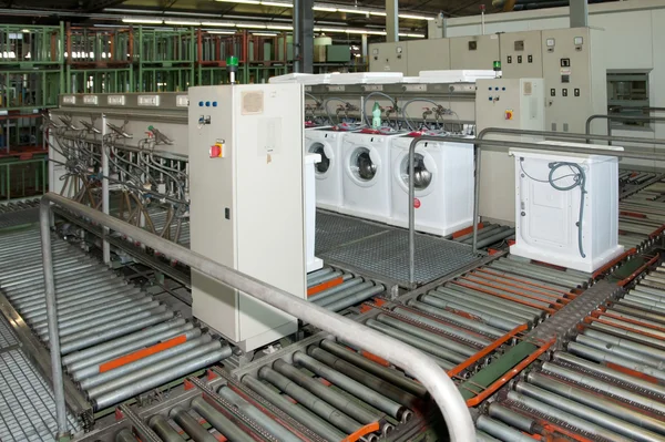 Fabrik: Produktion von Waschmaschinen — Stockfoto
