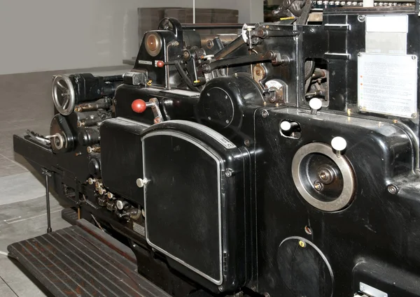 Старая печатная машина — стоковое фото