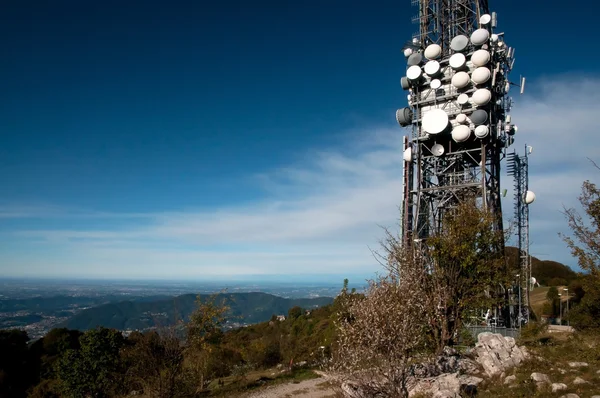Torre de radio televisión — Foto de Stock