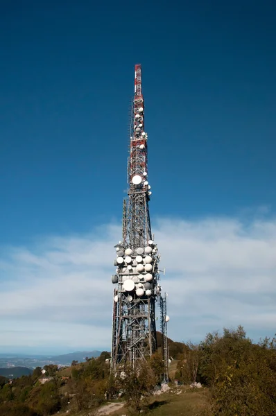 Rádio torre de televisão — Fotografia de Stock