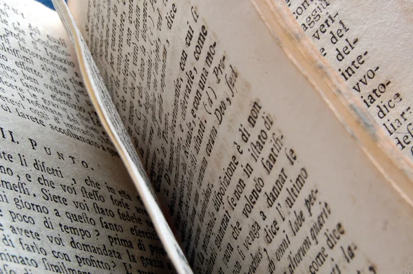 Pages of an old book — Stock Photo, Image