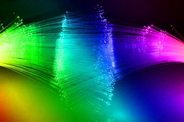 繊維光学の背景を持つネットワーク ケーブルのクローズ アップ — ストック写真