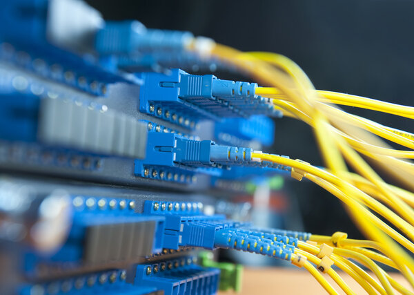 Коммуникационная и интернет-серверная
