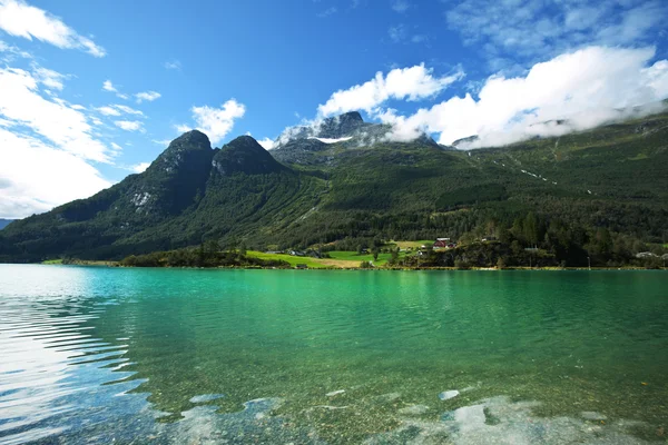Lago en Noruega — Foto de Stock