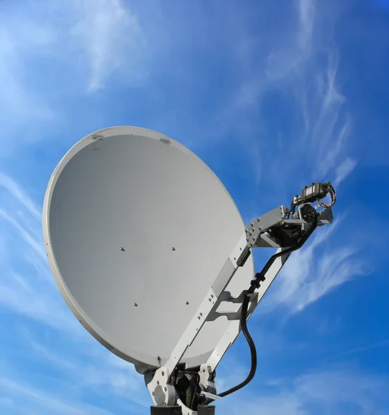 Satellite dish antenna over blue sky — Stock Photo, Image