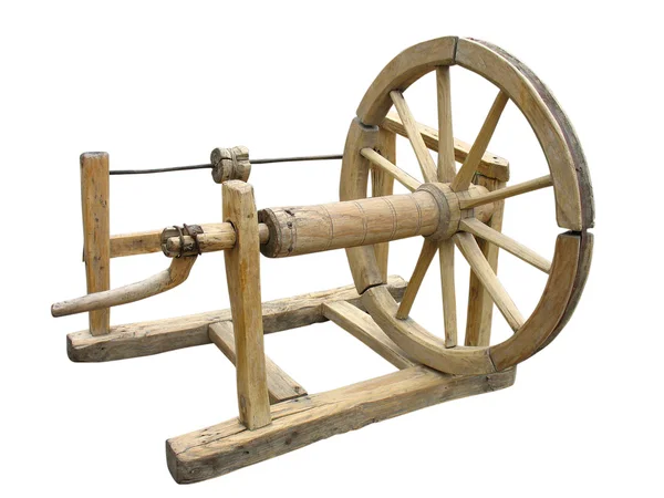 Vecchia ruota di filatura in legno distaff isolato — Foto Stock