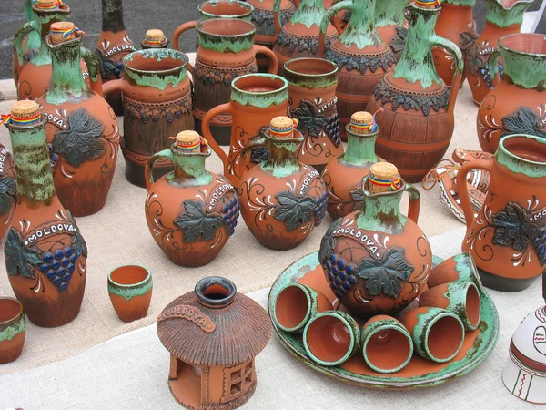Vaso de cerâmica de barro com padrão decorativo — Fotografia de Stock