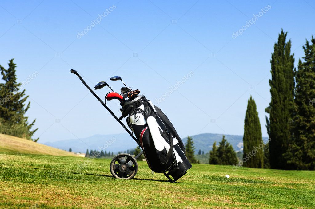Kano God Opgetild Golf bag on fairway Stock Photo by ©Corepics 7233172