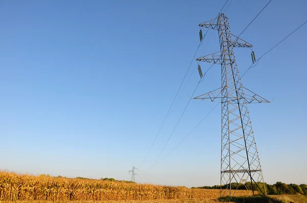 Pylons de eletricidade — Fotografia de Stock