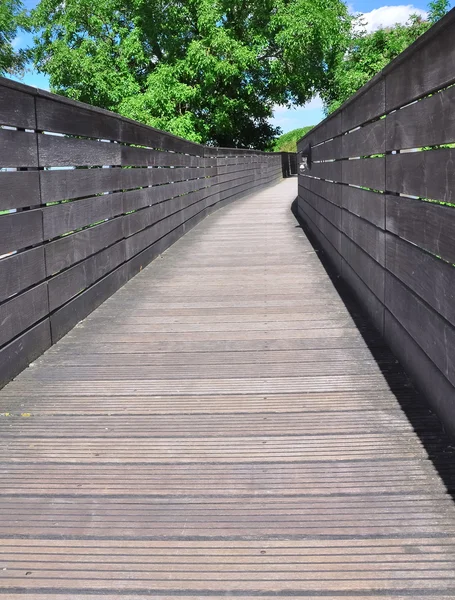 Fa gyalogos footbridge — Stock Fotó