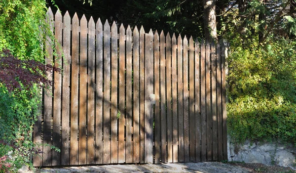 Дерев'яні ворота — стокове фото