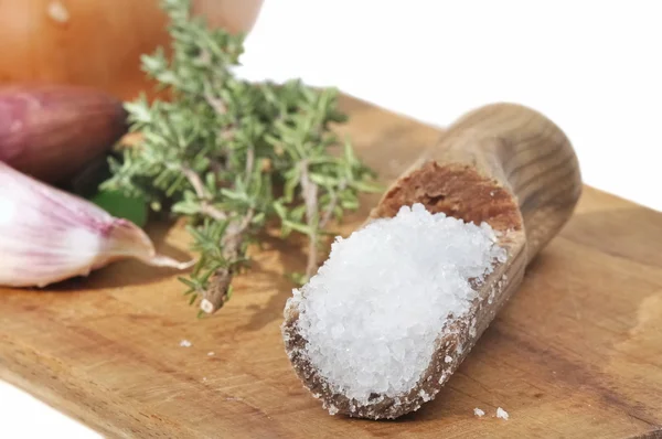 Соль для готовки и ароматика — стоковое фото
