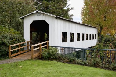 Covered bridge clipart