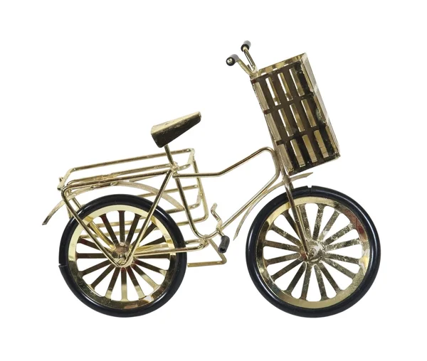 Złoty rower z koszykiem — Zdjęcie stockowe