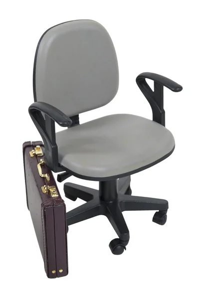 Kancelářská židle a Aktovky — Stock fotografie