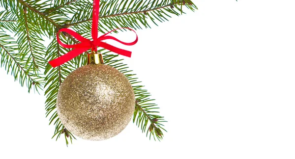 Χριστουγεννιάτικες μπάλες κρέμονται από δέντρο — Φωτογραφία Αρχείου