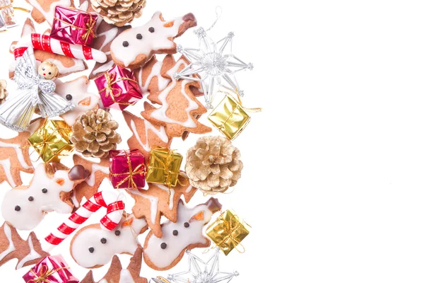 Muñecos de nieve de jengibre con decoración de Navidad —  Fotos de Stock
