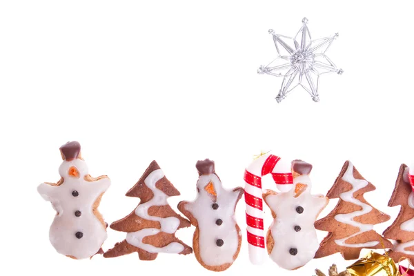 Ingefära snögubbar med Juldekoration — Stockfoto