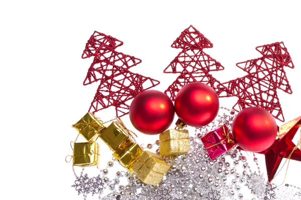 Noel dekorasyon ağaç ve topları — Stok fotoğraf