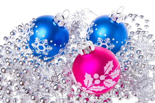 Bolas de Natal com ouropel — Fotografia de Stock