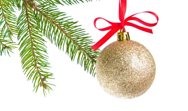 Julbollar hängande från trädet — Stockfoto