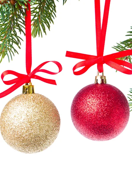 Ağaçtan sarkan Noel topları — Stok fotoğraf