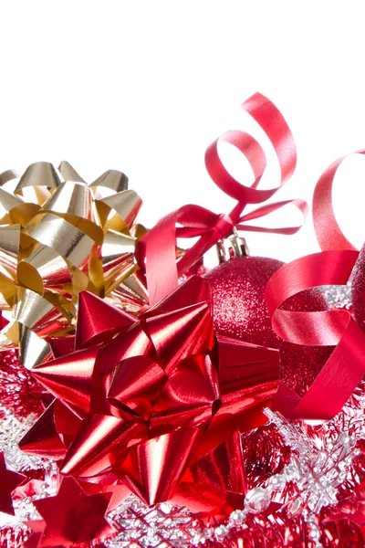 Bolas de Natal com fita e ouropel — Fotografia de Stock