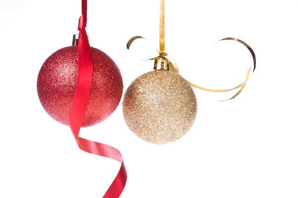 Різдвяні кульки зі стрічкою — стокове фото
