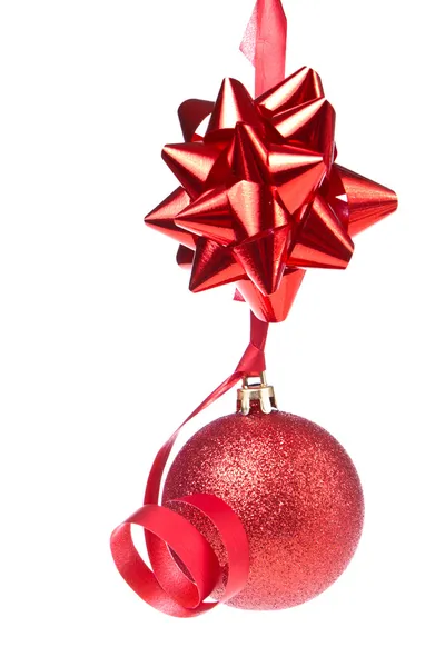 Bola de Natal com fita — Fotografia de Stock