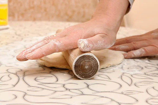 Unrolling a dough — Stock Photo, Image