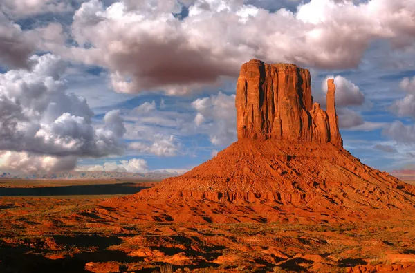 Monument Valley Utah known as The Mittens — Stock Photo, Image