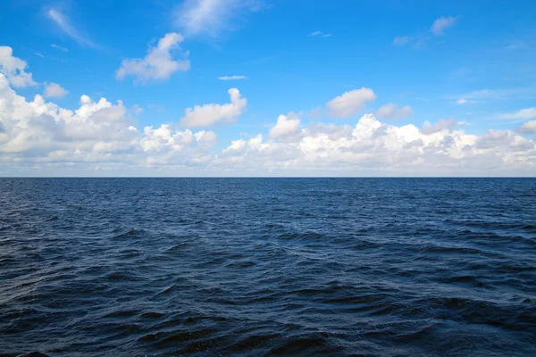 Горизонт океана — стоковое фото